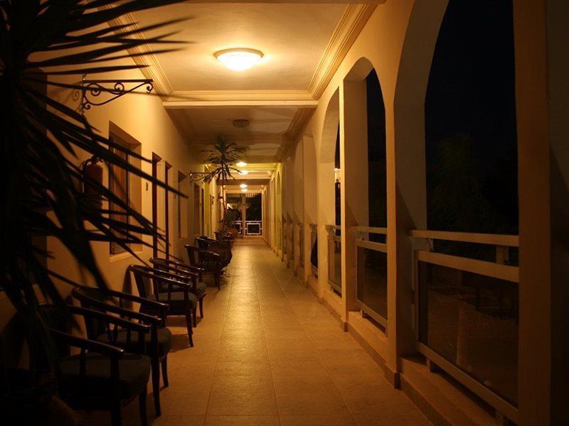 Seaview Gardens Hotel コロリ エクステリア 写真